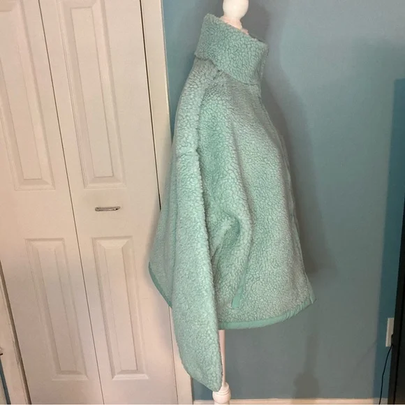 NWT Disney Parks Mickey Mouse Sherpa Jacket Women Size XL - Picture 2 of 16